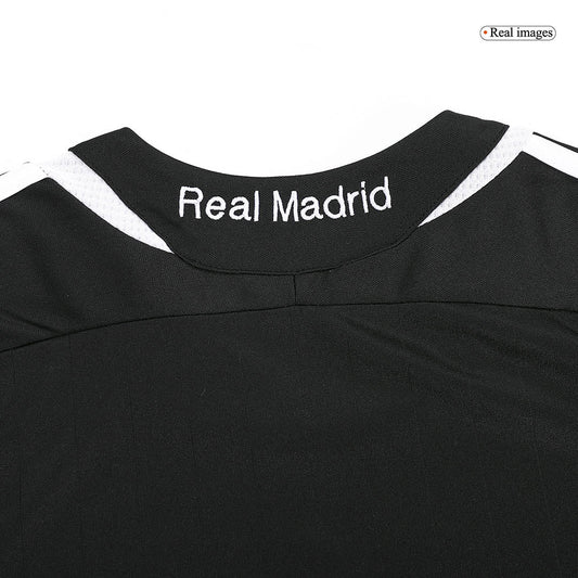 Camiseta de fútbol vintage del Real Madrid RAUL #7 Visitante 2006/07