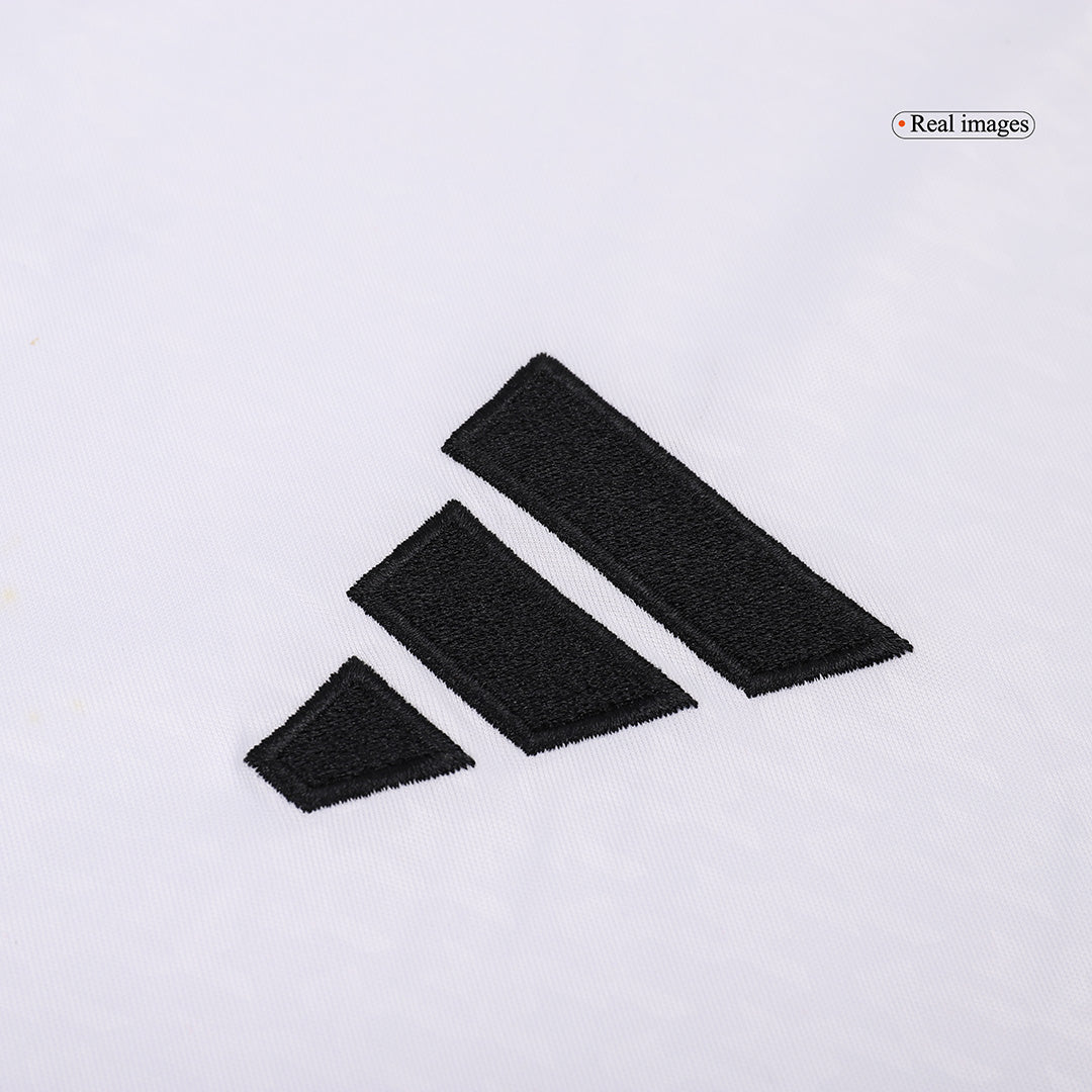Kit de camiseta de fútbol local del Real Madrid