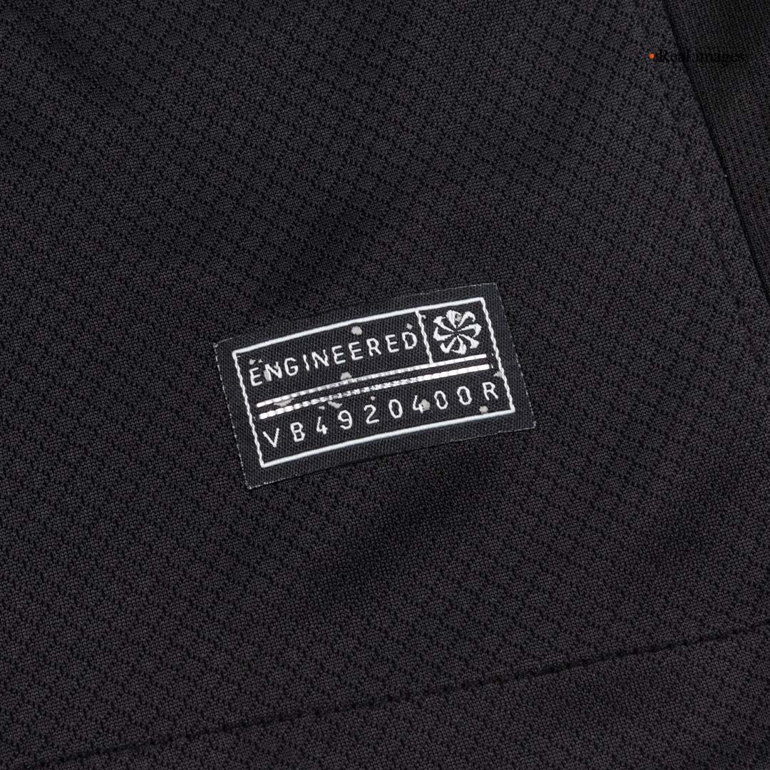 Kit de fútbol visitante del Chelsea (camiseta, pantalones cortos y calcetines) 2025/26