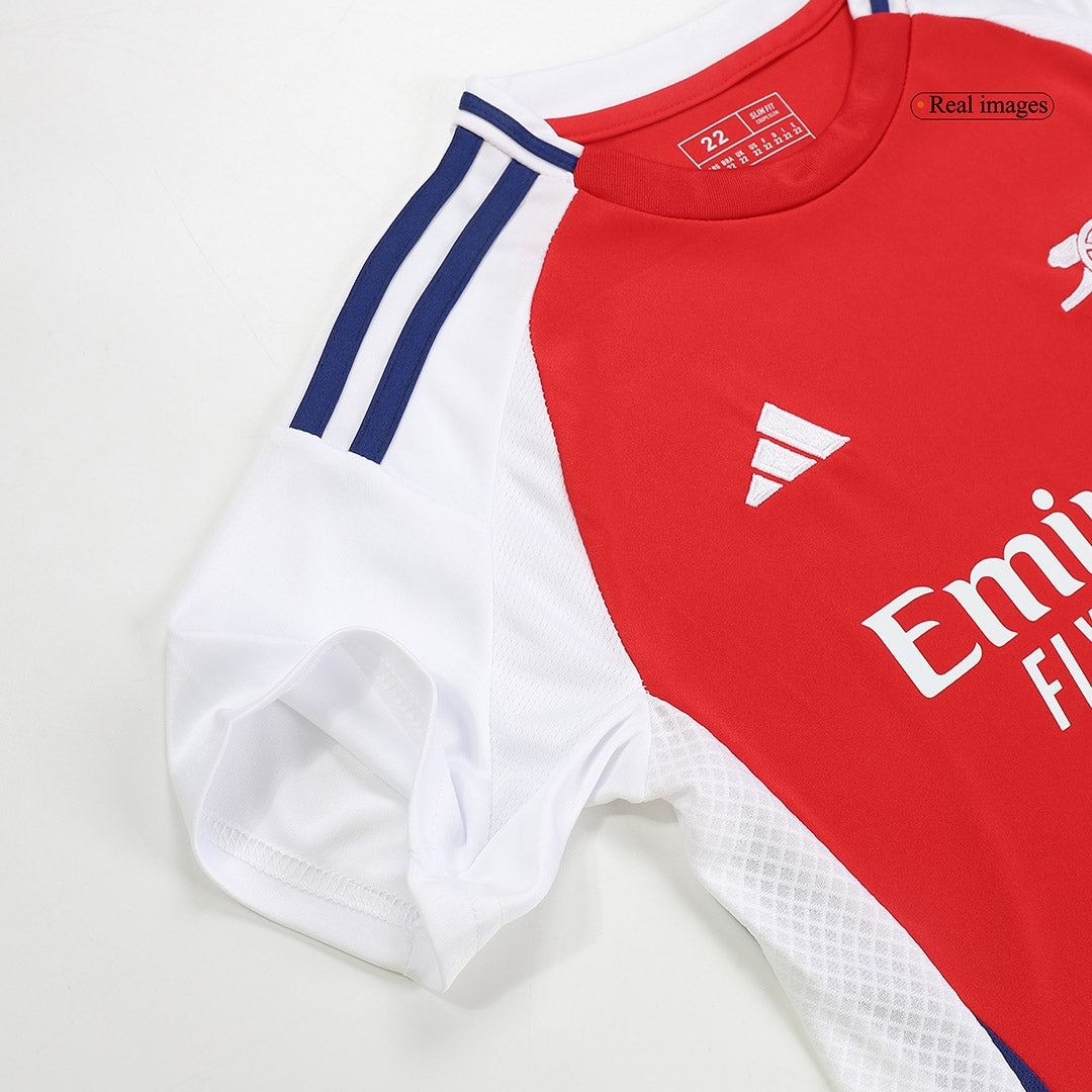 Kit de camiseta de fútbol local del Arsenal para niños (camiseta, pantalones cortos y calcetines)