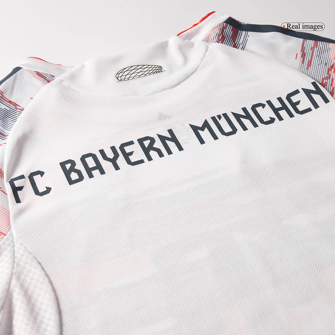 Camiseta de fútbol visitante auténtica del Bayern Múnich UPAMECANO #2 2025/26