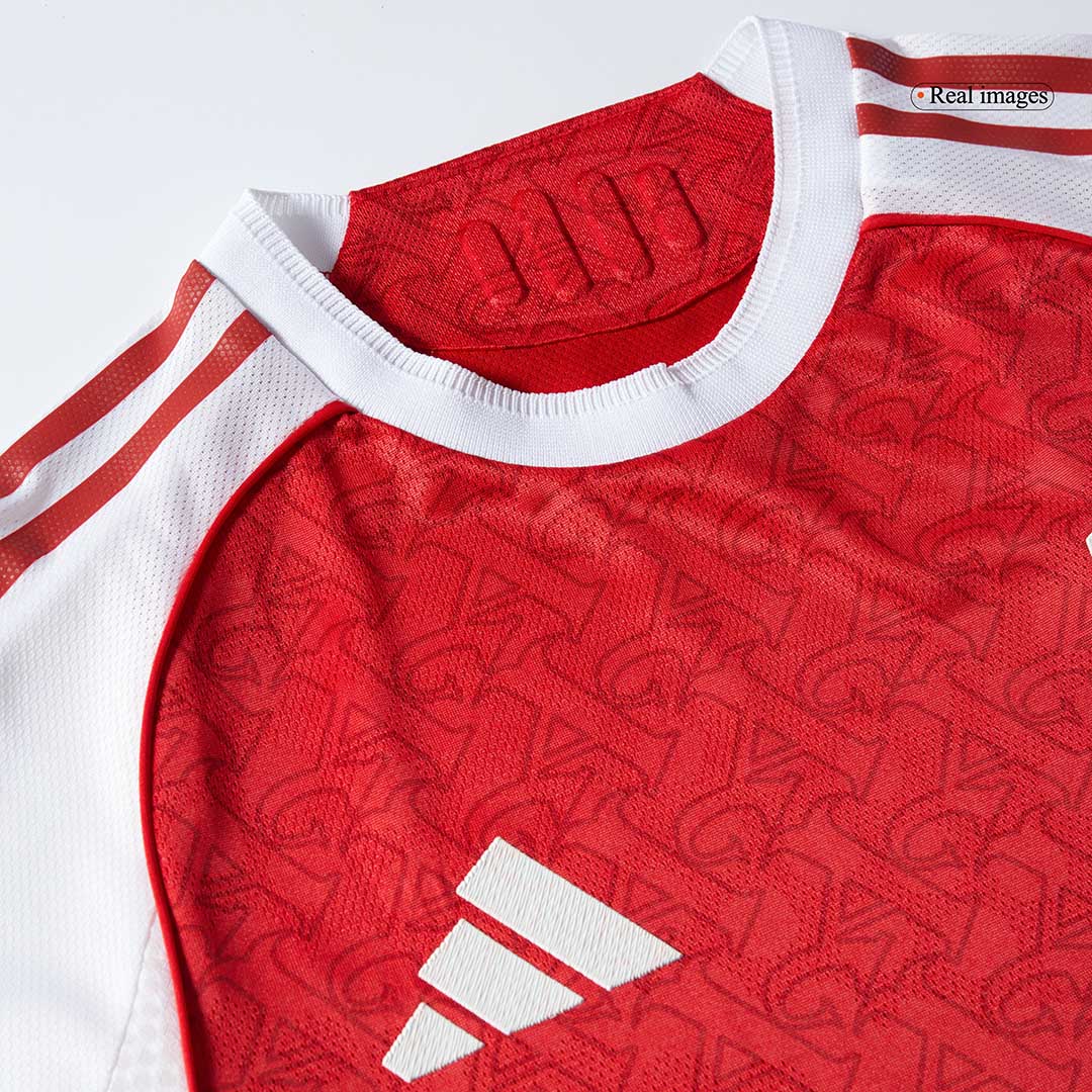 Kit de fútbol local del Arsenal (Kit y pantalón corto) 2025/26