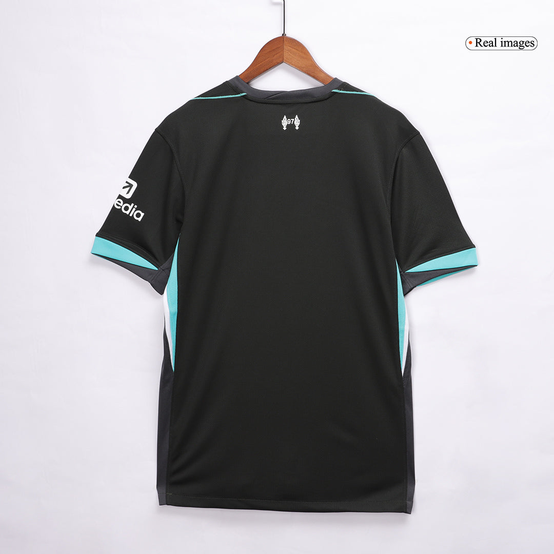 Kit de visitante del Liverpool (camiseta y pantalones cortos)