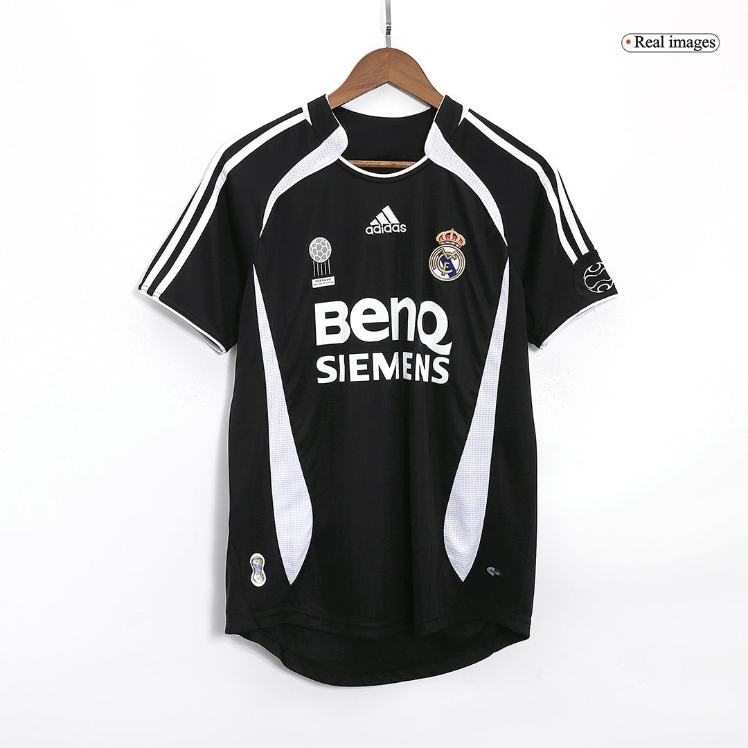 Camiseta de fútbol vintage del Real Madrid RAUL #7 Visitante 2006/07