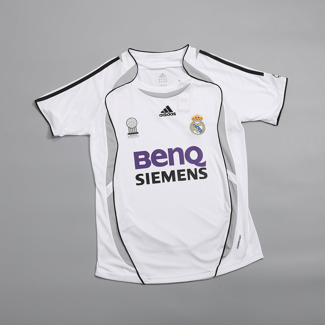 Camiseta de fútbol vintage del Real Madrid BECKHAM #23 2006/07