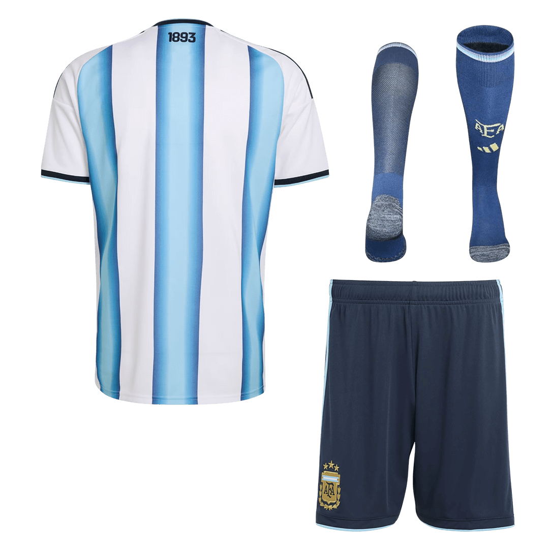 Kit de fútbol local de Argentina (camiseta, pantalones cortos y medias) 2026