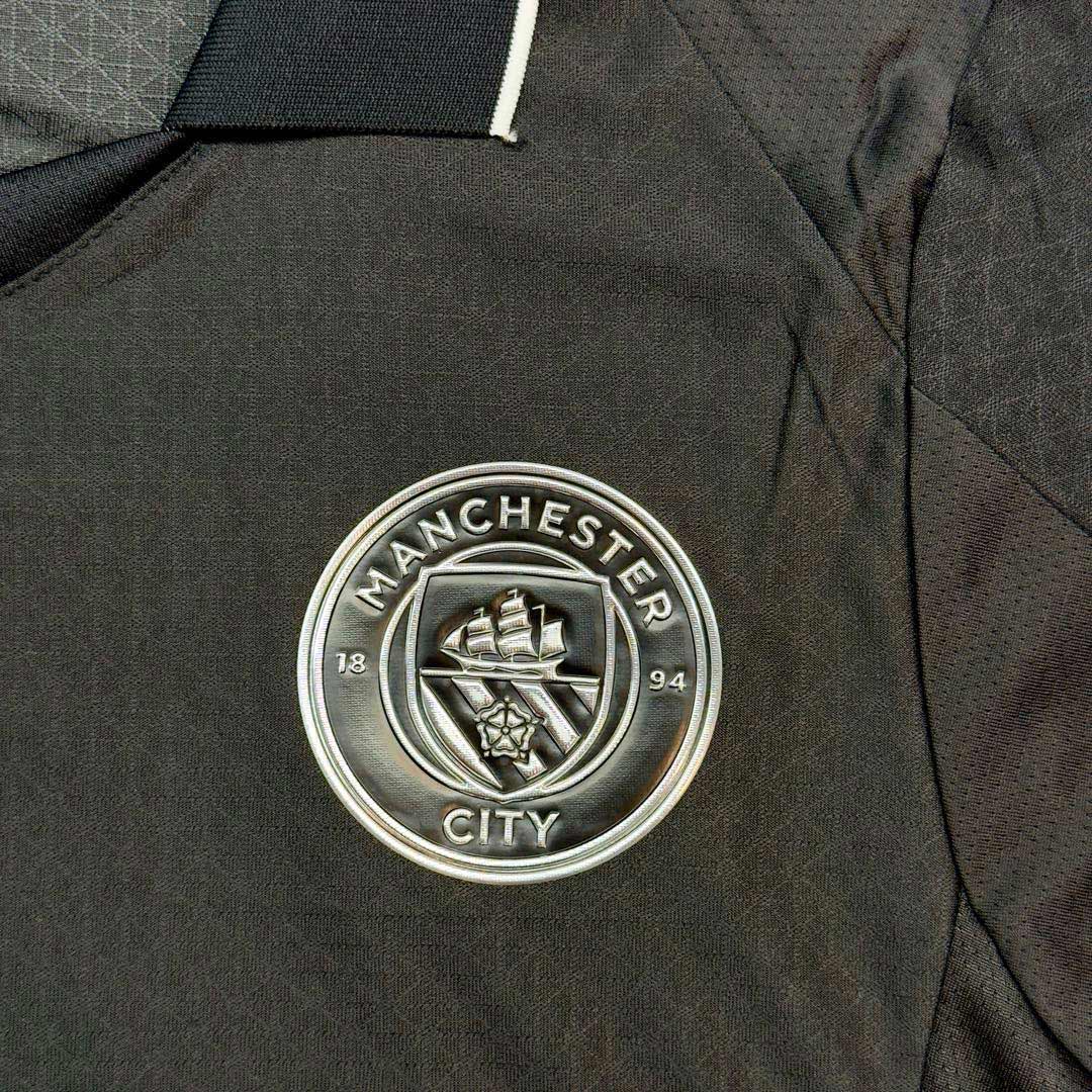 Camiseta de fútbol auténtica de visitante del Manchester City 2025/26, negra