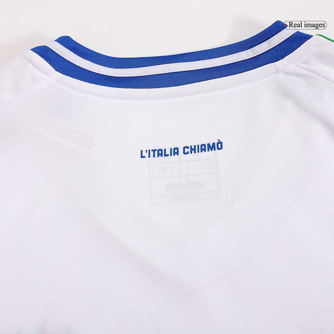Kit de fútbol de visitante de Italia (camiseta, pantalón corto y medias) para la Eurocopa 2024