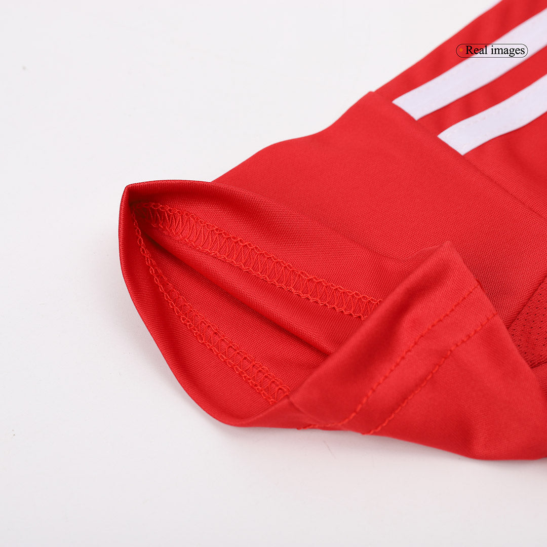 Kit de fútbol local del Manchester United para niño (Kit y pantalón corto) 2024/25