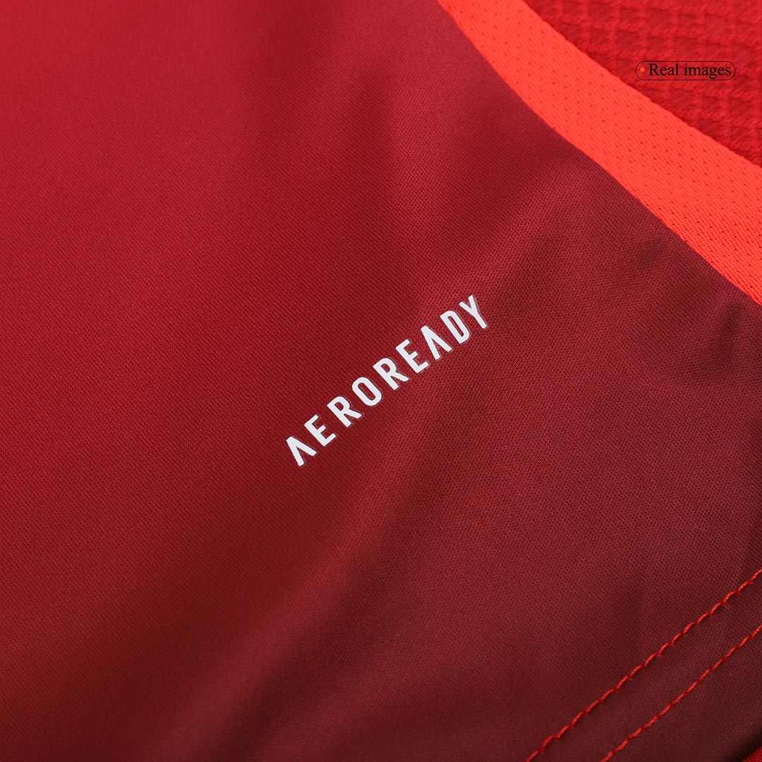 Kit de fútbol local del Manchester United para niños (Kit, pantalón corto y calcetines) 2024/25