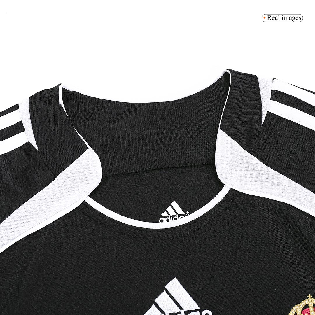 Camiseta de fútbol vintage del Real Madrid SERGIO RAMOS #4 Visitante 2006/07